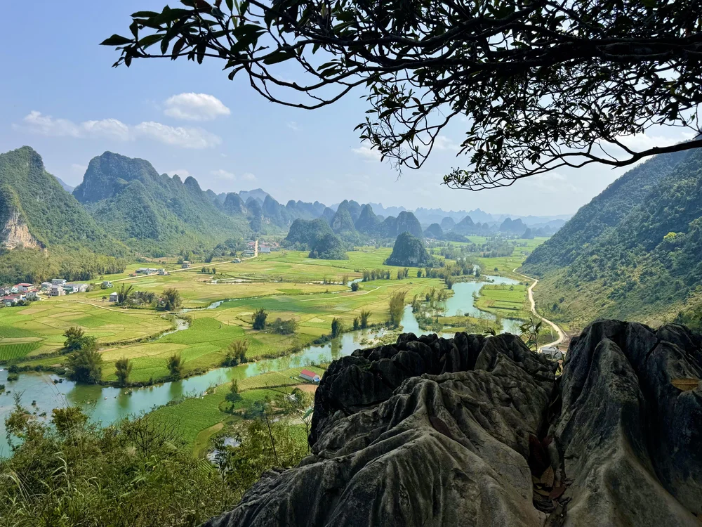Panorama spectaculaire sur la vallée de Phong Nậm.